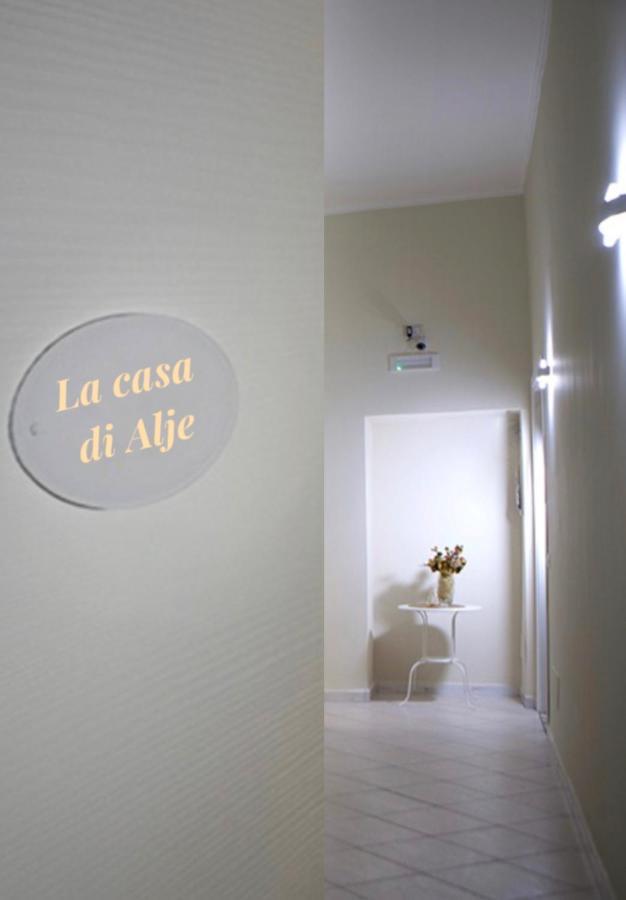 La Casa Di Alje Hotel Napels Buitenkant foto